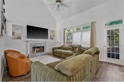 2170 Thorndale Drive SW, Lilburn, GA 30047 - Photo 8