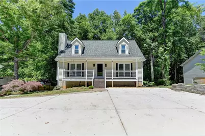 1530 Plunketts Road, Buford, GA 30519 - Photo 8