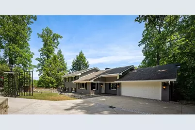 132 Laurel Drive NE, Atlanta, GA 30342 - Photo 2