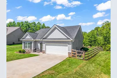 372 Highland Pointe Drive, Alto, GA 30510 - Photo 2