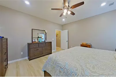 179 Woodlake Circle, Douglas, GA 31535 - Photo 16