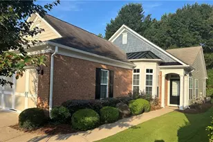 6372 Rockpoint Ln, Hoschton, GA 30548 - Photo 1