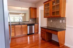 6372 Rockpoint Ln, Hoschton, GA 30548 - Photo 8