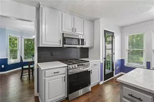 421 Middle Valley Ln, Woodstock, GA 30189 - Photo 8