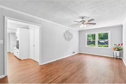 889 Valley Creek Drive, Stone Mountain, GA 30083 - Photo 16