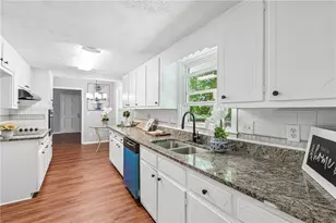 889 Valley Creek Dr, Stone Mountain, GA 30083 - Photo 10