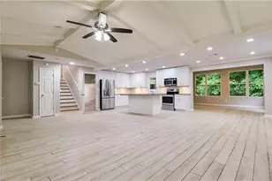 635 Garden Grove Dr, Lawrenceville, GA 30044 - Photo 8