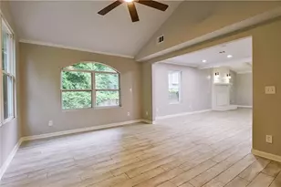 635 Garden Grove Dr, Lawrenceville, GA 30044 - Photo 18