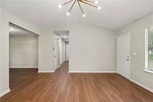 6092 Leverett Dr, Lithonia, GA 30038 - Photo 8