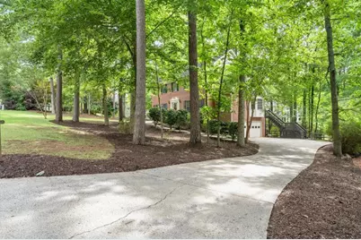 1025 Charlton Trace SW, Marietta, GA 30064 - Photo 4