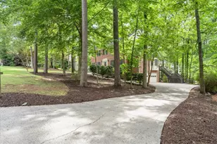 1025 Charlton Trace SW, Marietta, GA 30064 - Photo 4