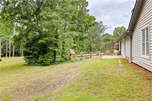 2252 Turtle Club Dr NE, Marietta, GA 30066 - Photo 32