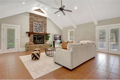 570 Crescent Road, Griffin, GA 30224 - Photo 16