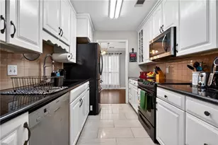 6393 Hawthorne Terrace, Peachtree Corners, GA 30092 - Photo 12