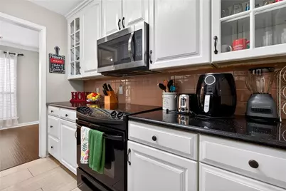 6393 Hawthorne Terrace, Peachtree Corners, GA 30092 - Photo 10