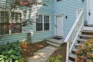 704 Glenleaf Dr, Peachtree Corners, GA 30092 - Photo 2