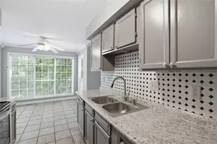 704 Glenleaf Dr, Peachtree Corners, GA 30092 - Photo 12
