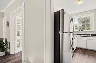 21 Peachtree Memorial Dr NW, Atlanta, GA 30309 - Photo 18