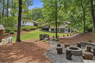 1850 Fern Creek Lane NE, Atlanta, GA 30329 - Photo 8