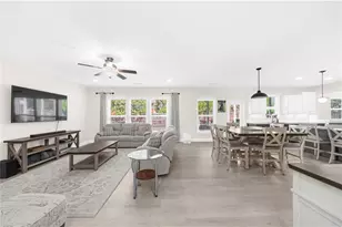 425 Spring View Dr, Woodstock, GA 30188 - Photo 2
