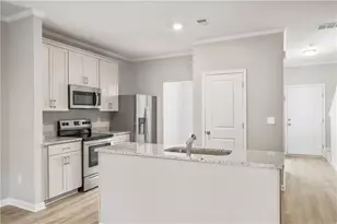 2826 Laurel Ridge Cir, East Point, GA 30344 - Photo 10