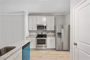 2826 Laurel Ridge Cir, East Point, GA 30344 - Photo 8