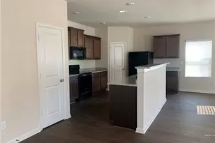 960 Walnut Creek Cir, Pendergrass, GA 30567 - Photo 2
