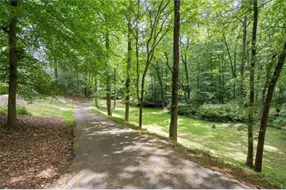 1340 W Garmon Road, Sandy Springs, GA 30327 - Photo 10