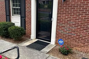 138 Sterling Ct, Alpharetta, GA 30004 - Photo 2