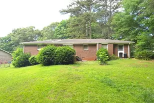 1382 Mary Dale Dr SW, Lilburn, GA 30047 - Photo 2