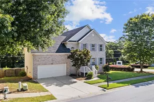 317 Franklin St, Braselton, GA 30517 - Photo 2