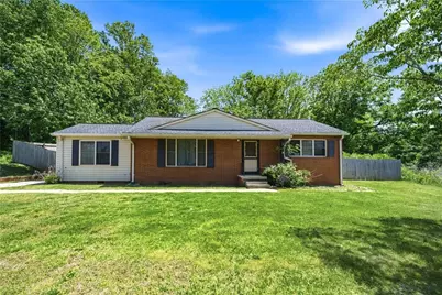 144 Georgia Street, Demorest, GA 30535 - Photo 2