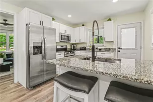 2271 Plantation Dr, Atlanta, GA 30344 - Photo 10