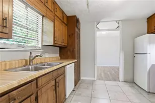 3848 Valley Brook Rd, Snellville, GA 30039 - Photo 16
