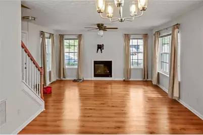104 W Oaks Place, Woodstock, GA 30188 - Photo 6