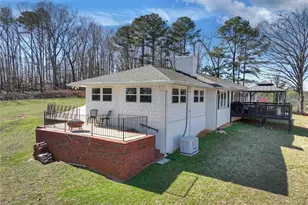 5383 Whitmire Dr, Gainesville, GA 30504 - Photo 2