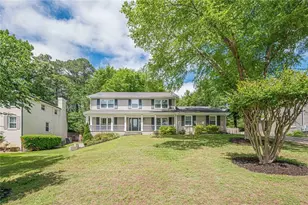 4923 Buckline Crossing, Dunwoody, GA 30338 - Photo 2