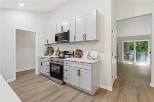 2490 Stoney Brook Ln NE, Marietta, GA 30062 - Photo 8