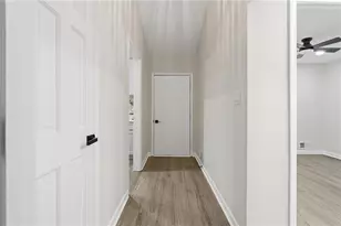 2490 Stoney Brook Ln NE, Marietta, GA 30062 - Photo 12