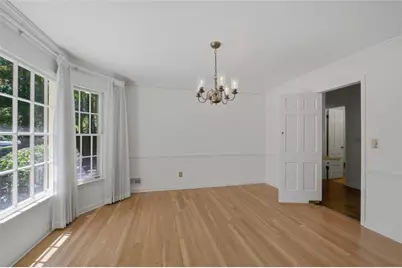 92 Brandon Ridge Drive, Sandy Springs, GA 30328 - Photo 4