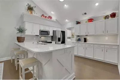 6105 Malloway Court, Cumming, GA 30041 - Photo 2