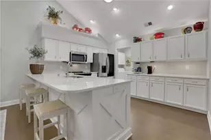 6105 Malloway Ct, Cumming, GA 30041 - Photo 2