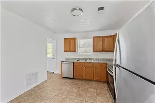 210 Tanglewood Ln, Monroe, GA 30656 - Photo 6