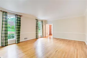 625 River Chase Point, Atlanta, GA 30328 - Photo 6