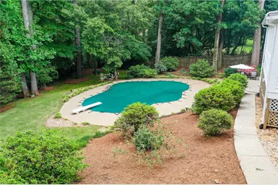 625 River Chase Point, Atlanta, GA 30328 - Photo 6