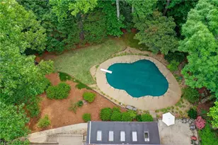 625 River Chase Point, Atlanta, GA 30328 - Photo 8