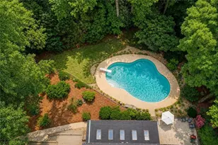 625 River Chase Point, Atlanta, GA 30328 - Photo 2