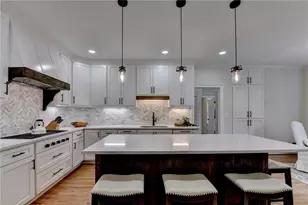 10100 Twingate Dr, Johns Creek, GA 30022 - Photo 14