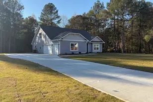 718 Eagle Hts Dr, Maysville, GA 30558 - Photo 2