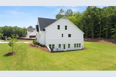 8350 Creekside Overlook Drive, Gainesville, GA 30506 - Photo 4